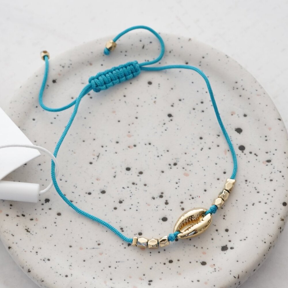 & Other Stories Puka Shell Bracelet